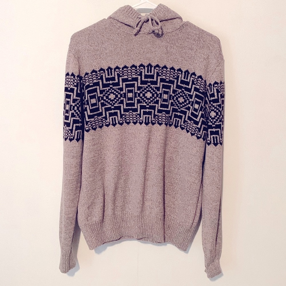 Urban Pipeline Womenโs Hooded Sweater